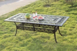 Литой стол из алюминия на 8 персон