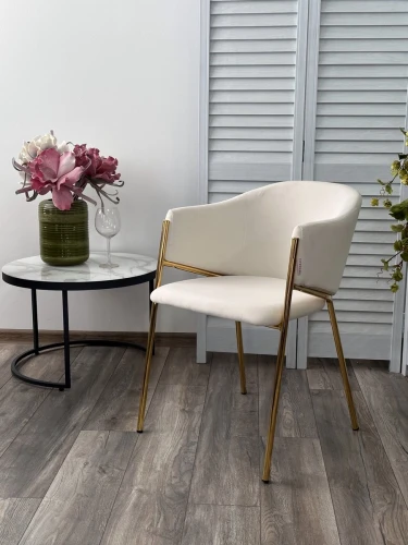 Стул DILL MOMO-01 молочный, велюр "беспальчиковый"/ золотой каркас М-City