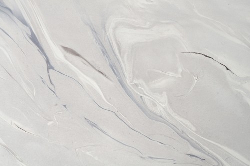 "Женева" интерьерный стол из HPL шестиугольный, D50, H35, цвет "мрамор пепел", каркас из стали белый муар