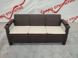 Трехместный диван Yalta Sofa 3 Seat без подушек