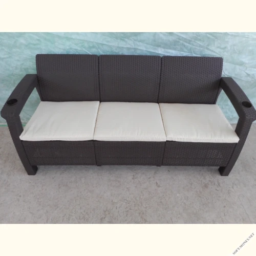 Трехместный диван Yalta Sofa 3 Seat без подушек