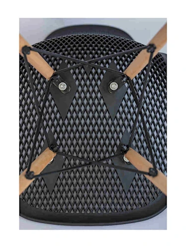 DC122 Стул пластиковый перфорированный, ЧЕРНЫЙ#3010, каркас бук