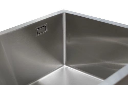 Кухонная мойка из нержавейки BLANTEK LS-5444S Brushed