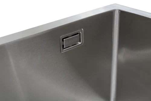 Кухонная мойка из нержавейки BLANTEK LS-5444S Brushed