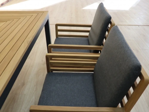 Стул EGMONT каркас карбон - натуральный тик