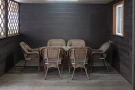 Обеденная группа Мэдисон с овальным столом и 6 кресел с подушками на сидение и спинку Обеденная группа Мэдисон с овальным столом и 6 кресел с подушками на сидение и спинку