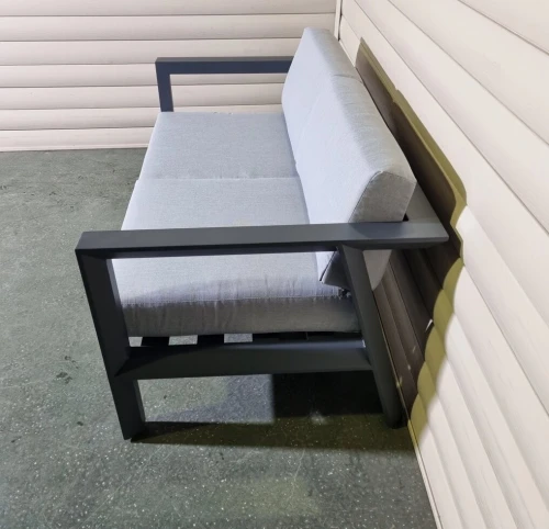 Диван двухместный Graphite из алюминия