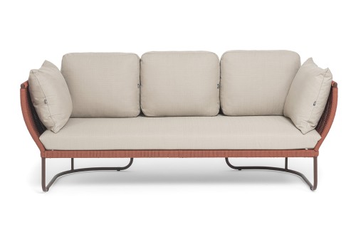 "Фиджи" диван 3-местный плетеный из роупа, каркас алюминий коричневый (RAL8016) муар, роуп красный (8372) круглый tex, ткань Mossle бежевая